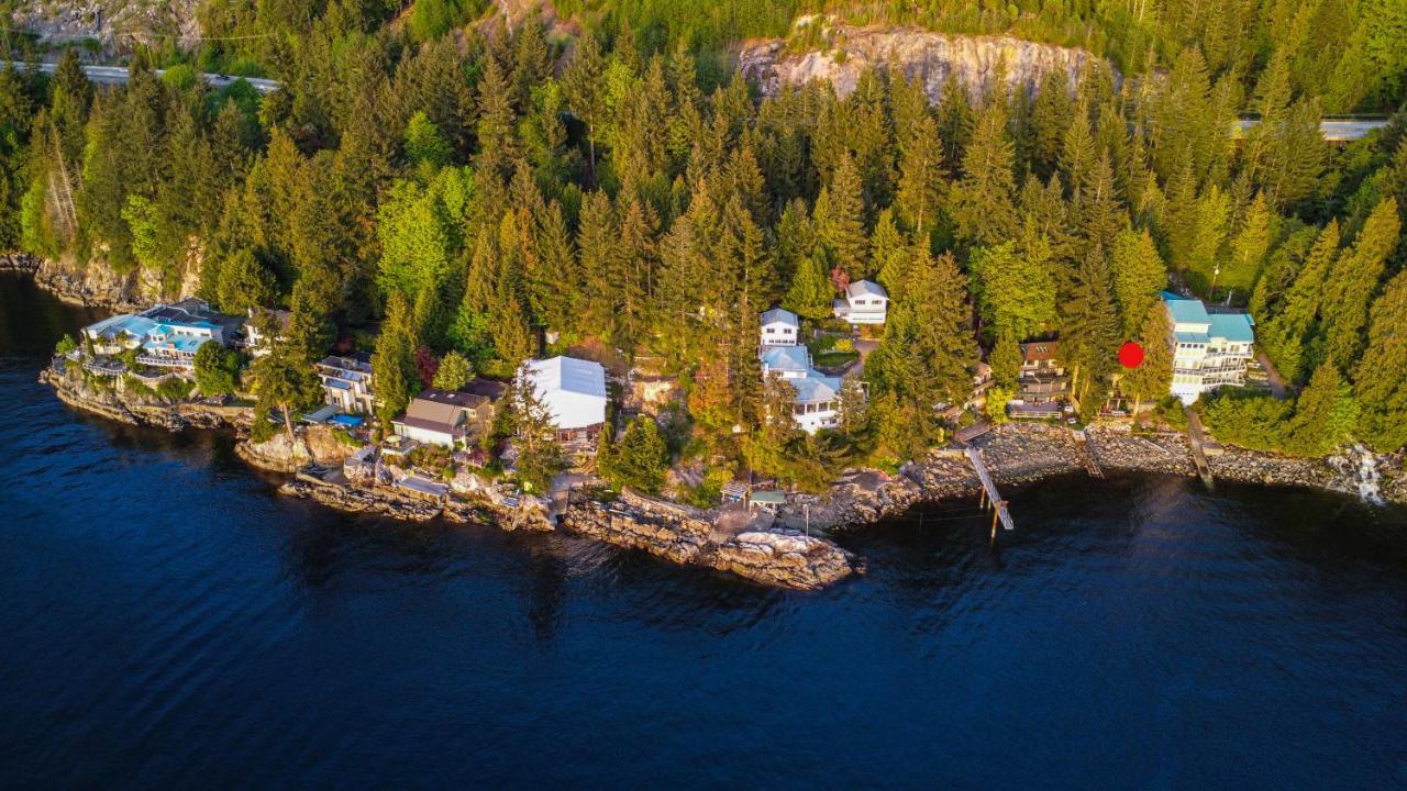 Waterfront Cottage With Superb Coastline Views West Vancouver Bagian luar foto