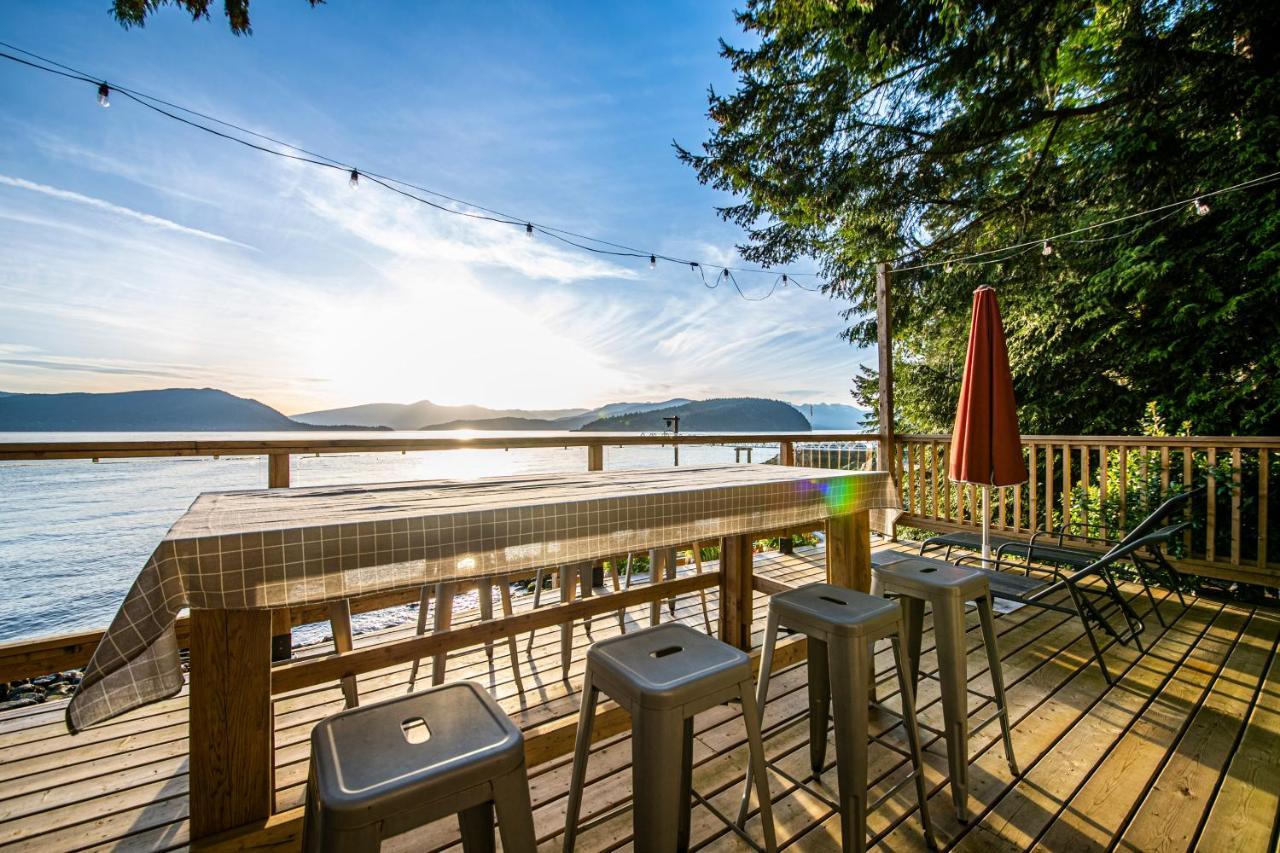 Waterfront Cottage With Superb Coastline Views West Vancouver Bagian luar foto