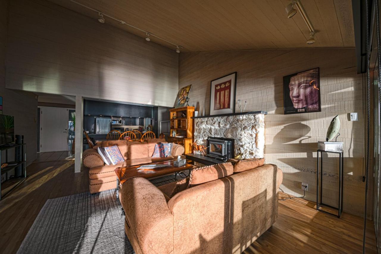 Waterfront Cottage With Superb Coastline Views West Vancouver Bagian luar foto
